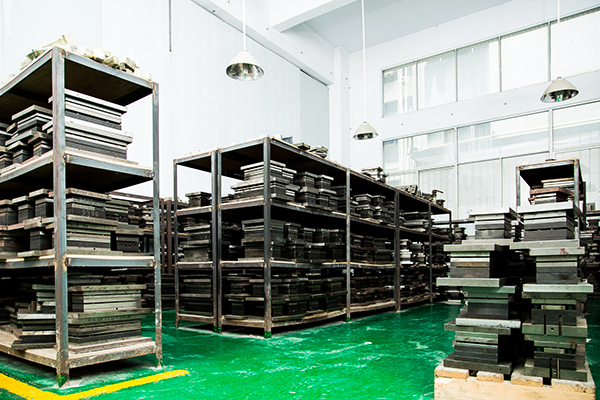 汽车精密冲压模具