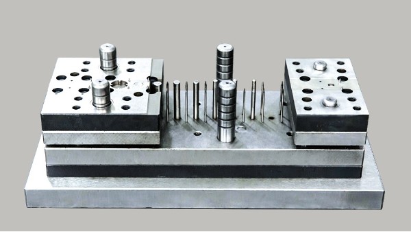 锐硕五金告诉您精密冲压件模具需要注意哪些事项呢？