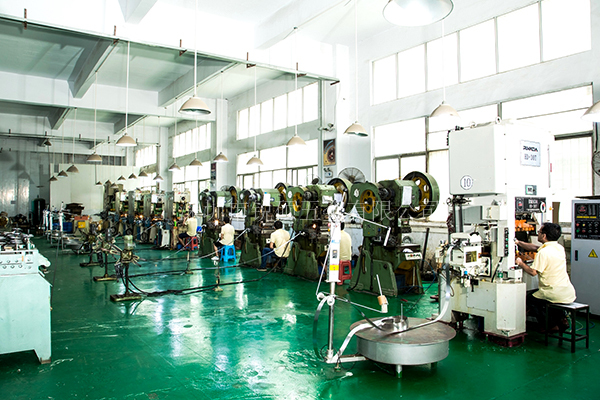 为什么加工出精密冲压件质量差「锐硕五金」