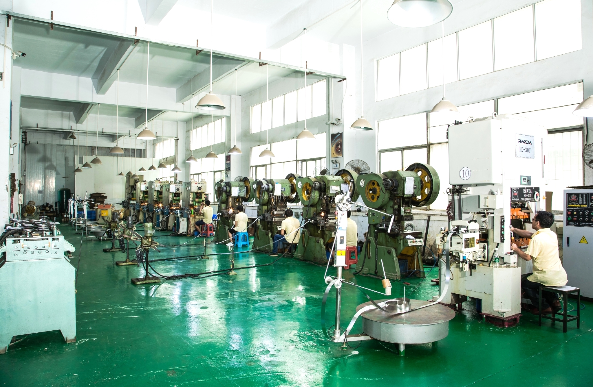 深圳锐硕五金告诉您精密冲压件如何控制平整度