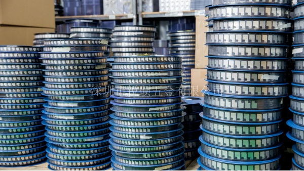 为节省您精密冲压件新品上市，锐硕五金时刻在准备着